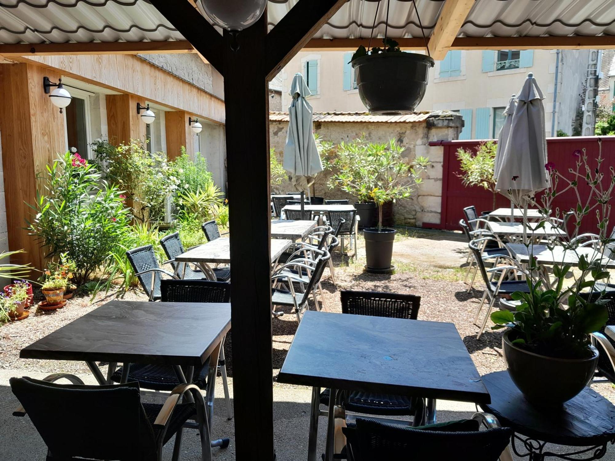 La Pomme D'Or Otel La Charité-sur-Loire Dış mekan fotoğraf